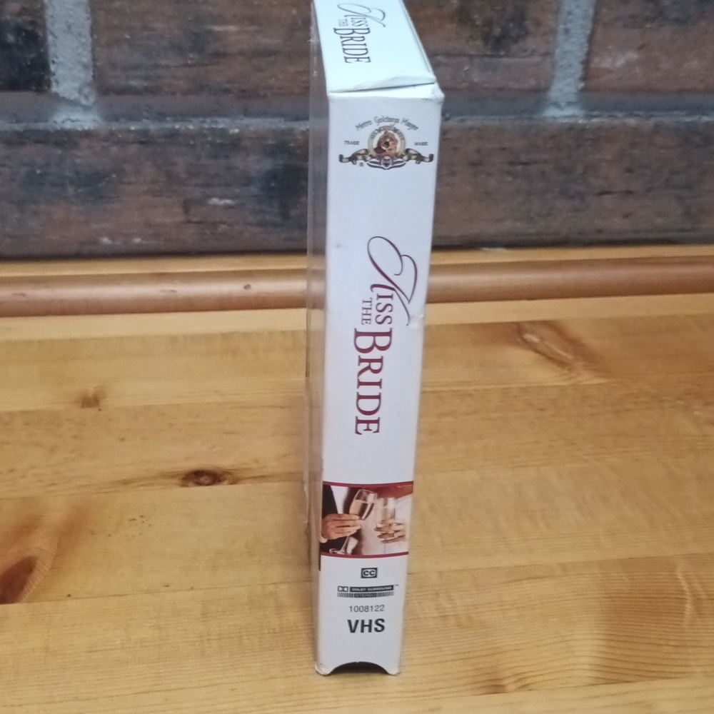 Kiss the bride vhs Videotape - Picture 4 of 8